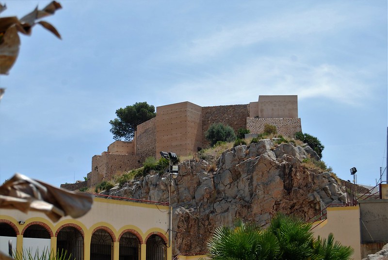 Por tierras de Castellón, ¡¡¡SOla??? y en descapotable. - Blogs de España - Un castillo en ruinas, dos torres, un masaje y muchas villas (3)
