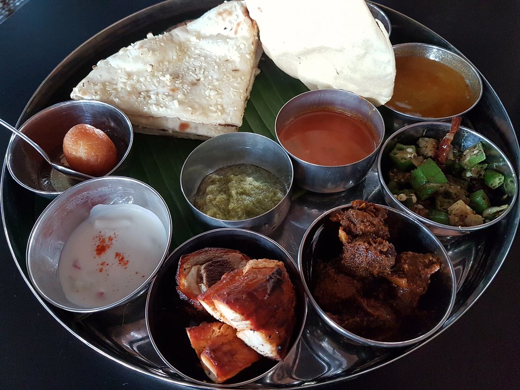 Thali set Garlic Naan w/Mutton & Chicken $24.90++ @ Kumar's Oasis Square Ara Damansara