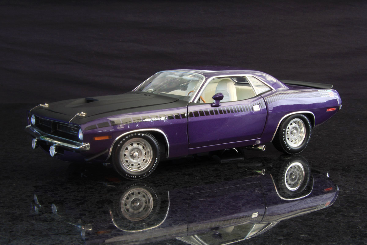 Highway 61 1:18 Plymouth Cuda AAR '70 (purple) | DiecastXchange Forum