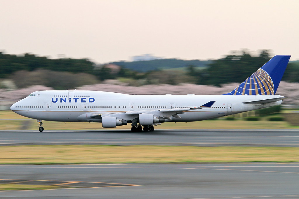 N199UA United Airlines Boeing 747-422