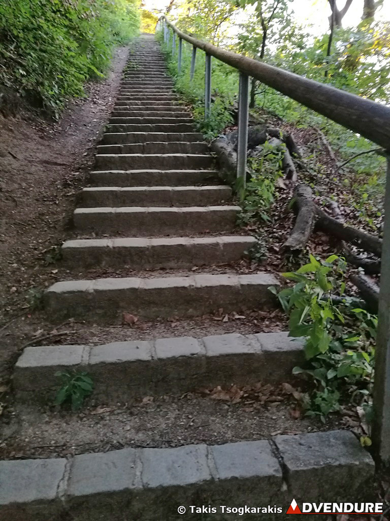 Staiway to Heaven ... Μερικά από τα 632 σκαλιά που οδηγούν στην κορυφή του Kapuzinerberg...