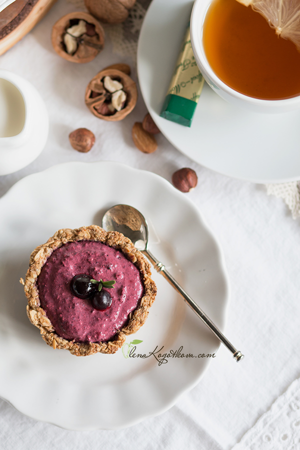 Oat Baskets with Cottage Cheese Berry Filling