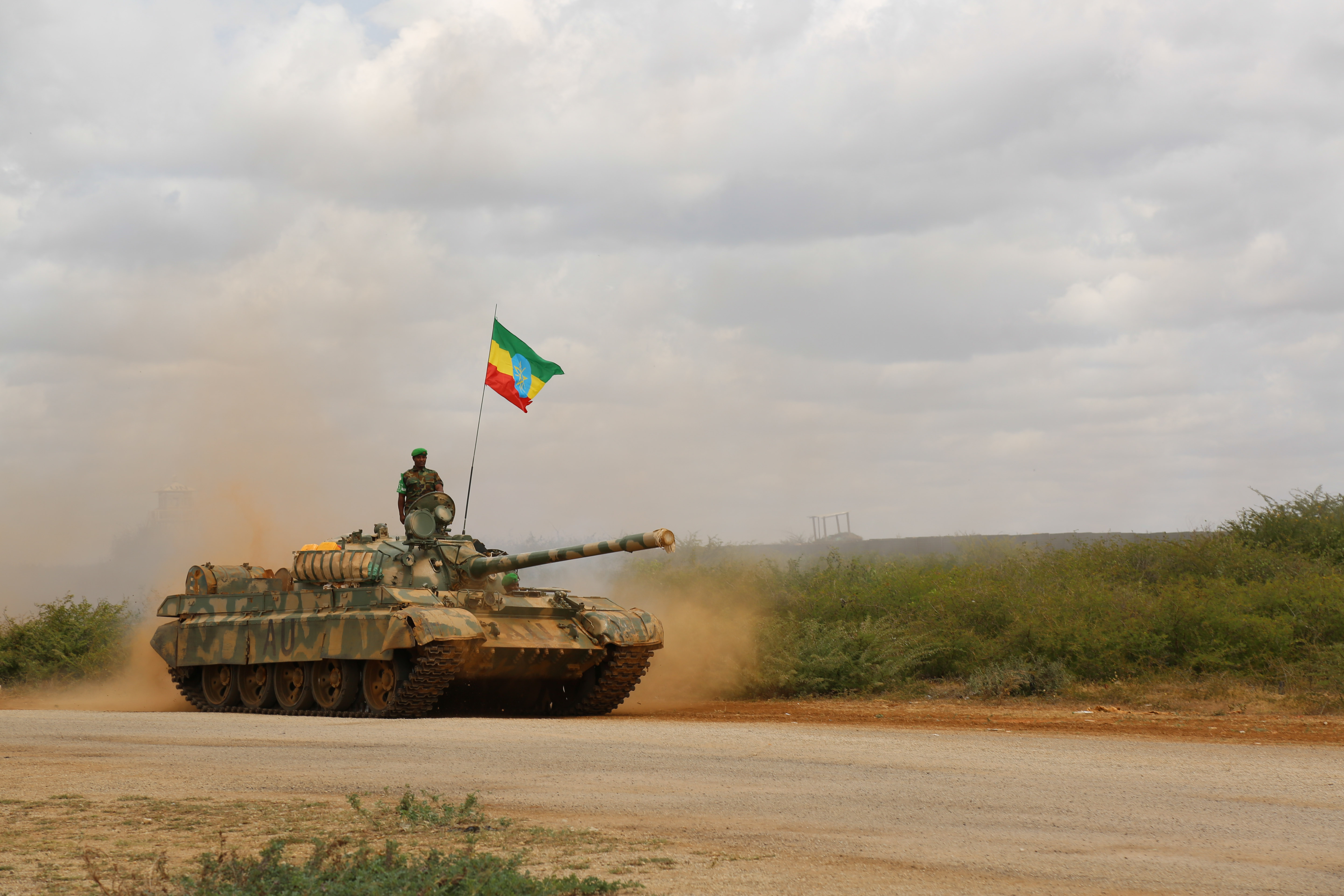 Ethiopian T-62 main battle tank in Somalia, 2017 : r/TankPorn