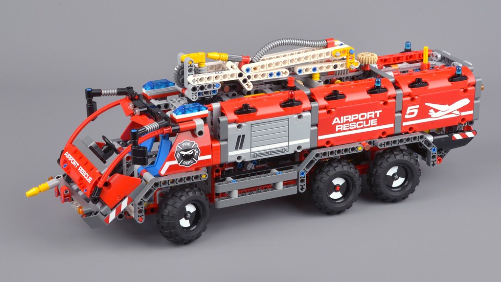 fest sandsynlighed knoglebrud Review: 42068 Airport Rescue Vehicle | Brickset: LEGO set guide and database