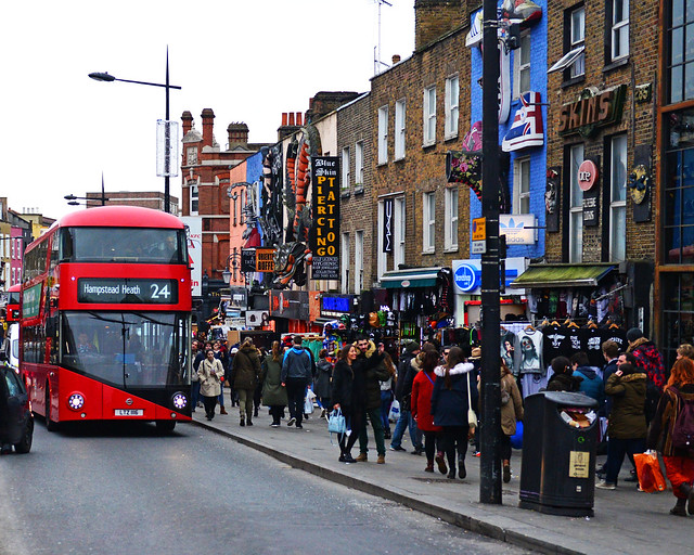 Camden Town, un autobús rojo y sus calles