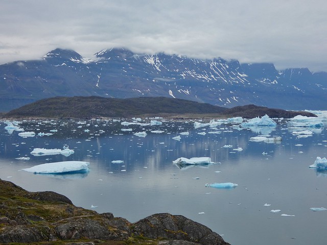 Bahía con témpanos de hielo