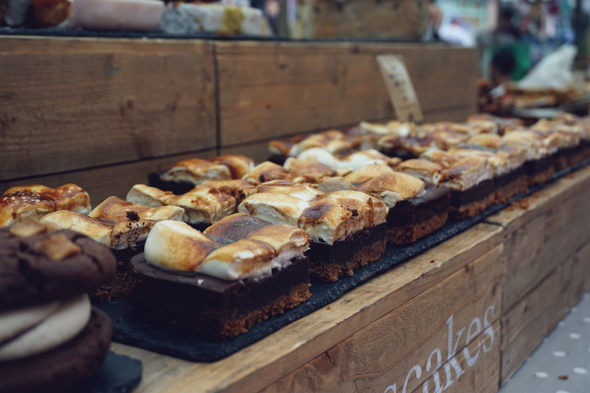 Gluten free smores cheesecake slices from Eatnmess stall | gluten free Broadway Market guide | Hackney, London
