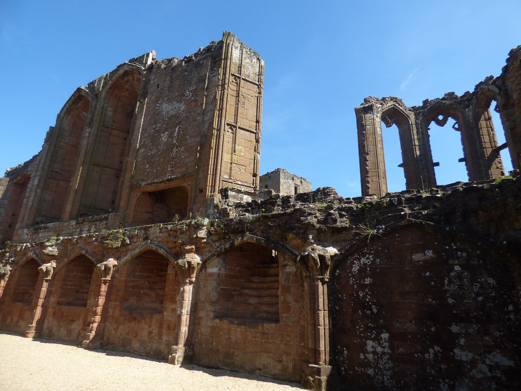 kenilworth-castle-the-great-hall-a-visit-to-kenilworth-c-flickr