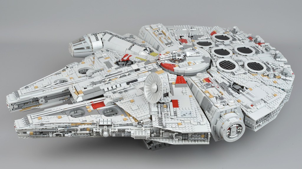  Review Lego Star Wars #10179 Millenium Falcon