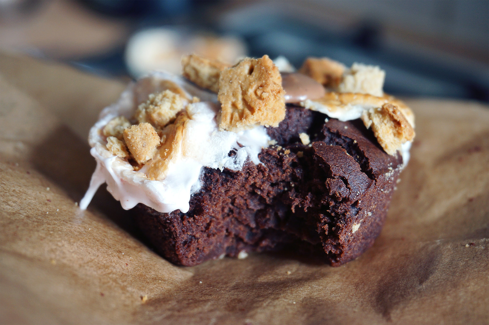 Healthy gluten free black bean brownies with S'mores on top | gluten free baking recipe