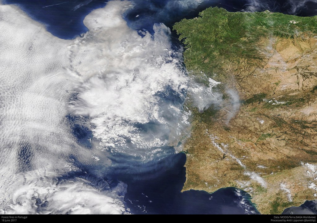 2017年6月18日的衛星雲圖，可見葡萄牙的森林大火。Antti Lipponen(CC BY 2.0)