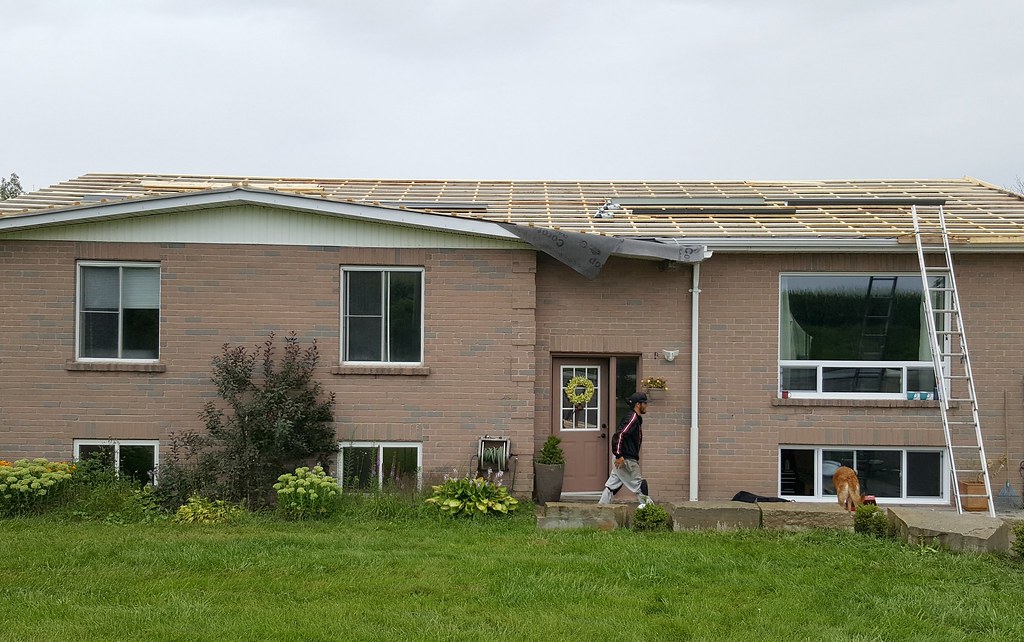steel roof - greenmetal.ca - venice tile - charcoal