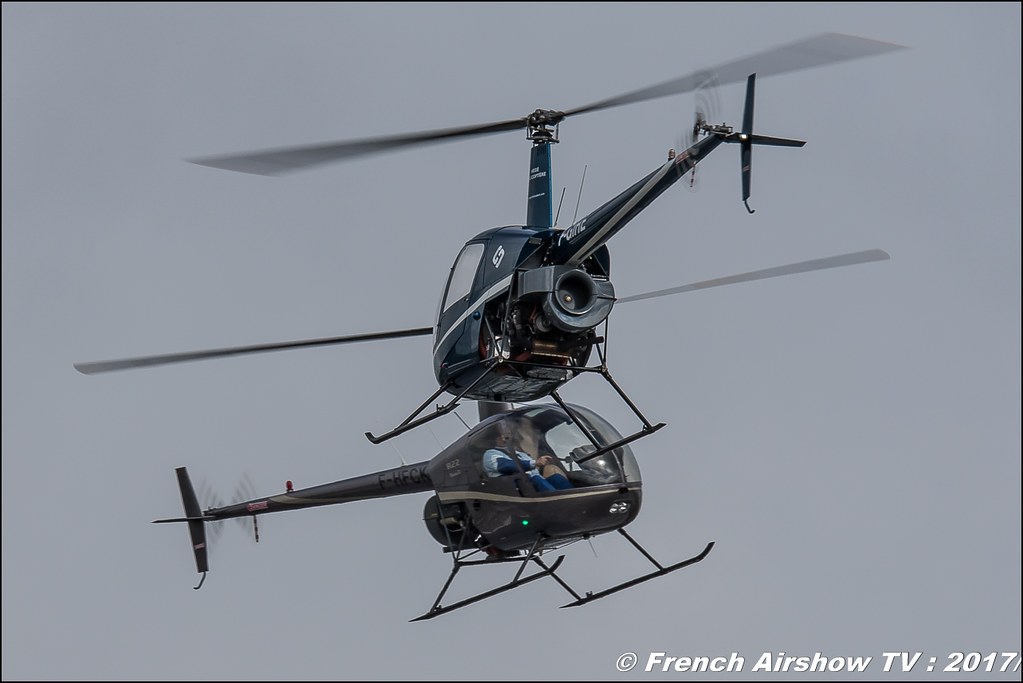 Tango Bleu , patrouille d’hélicoptère , Robinson 22 , Legend Air en Limousin 2017 , aérodrome de Saint Junien 2017 , Meeting Aerien 2017