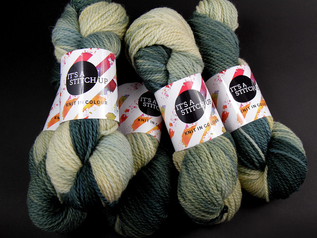 Awesome Aran – pure British superwash wool hand-dyed yarn 100g – ‘Iskald’