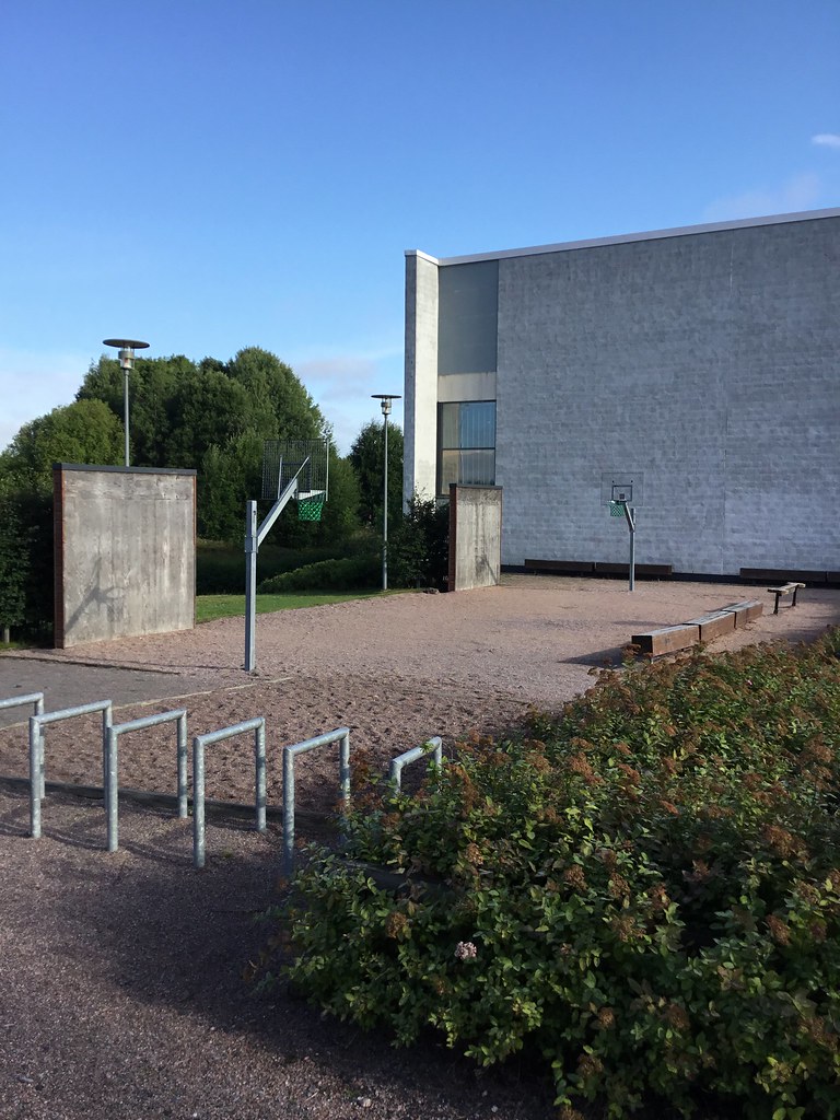 Picture of service point: Ruusutorpan koulu / Koripallokenttä