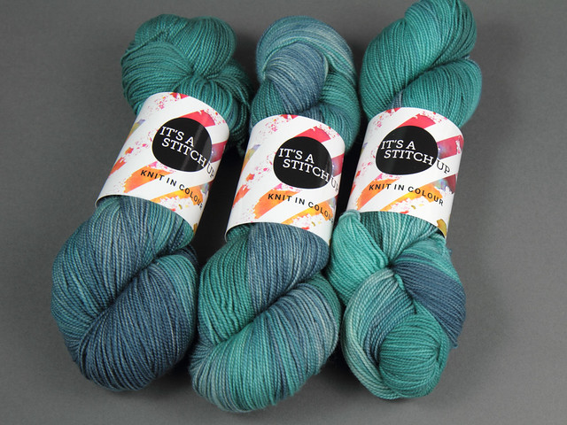 Favourite Sock – hand-dyed superwash merino 4 ply yarn ‘Drown’