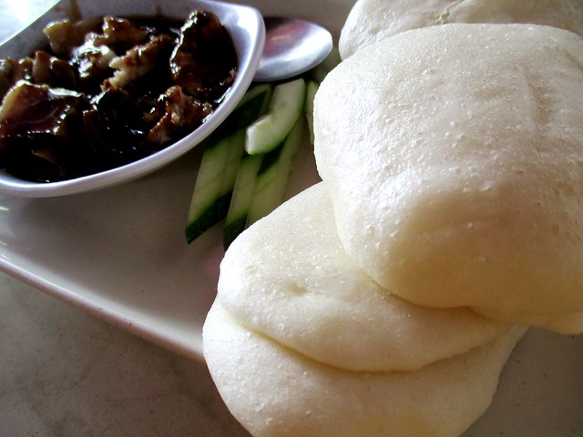 Bateras Food Court mantao with stewed pork belly 1