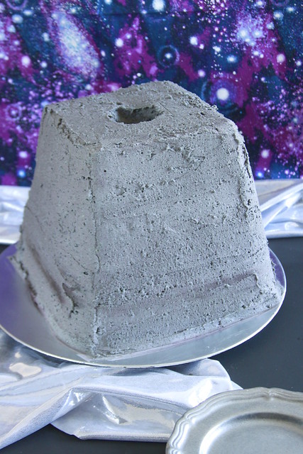 Ancient Alien Cake