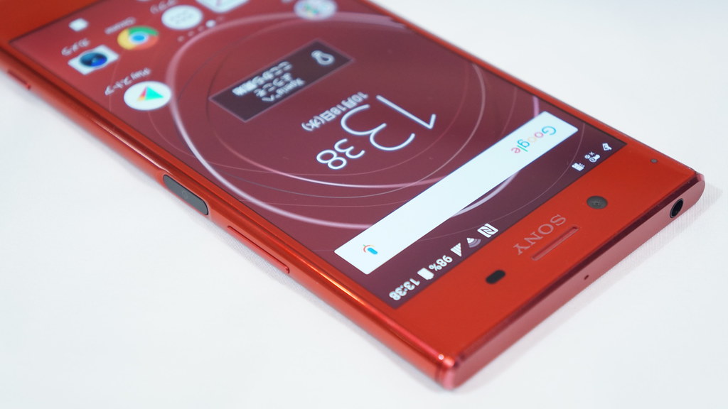 Xperia XZ Premium、赤い新色「Rosso」レビュー