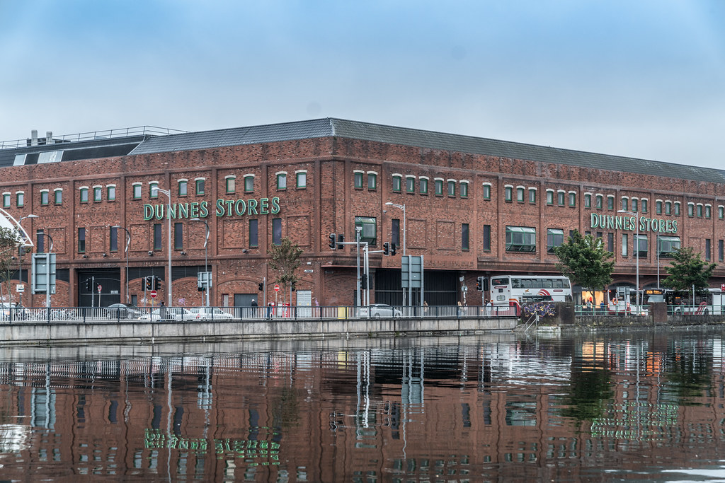 DUNNES STORES BESIDE THE BUS STATION 003