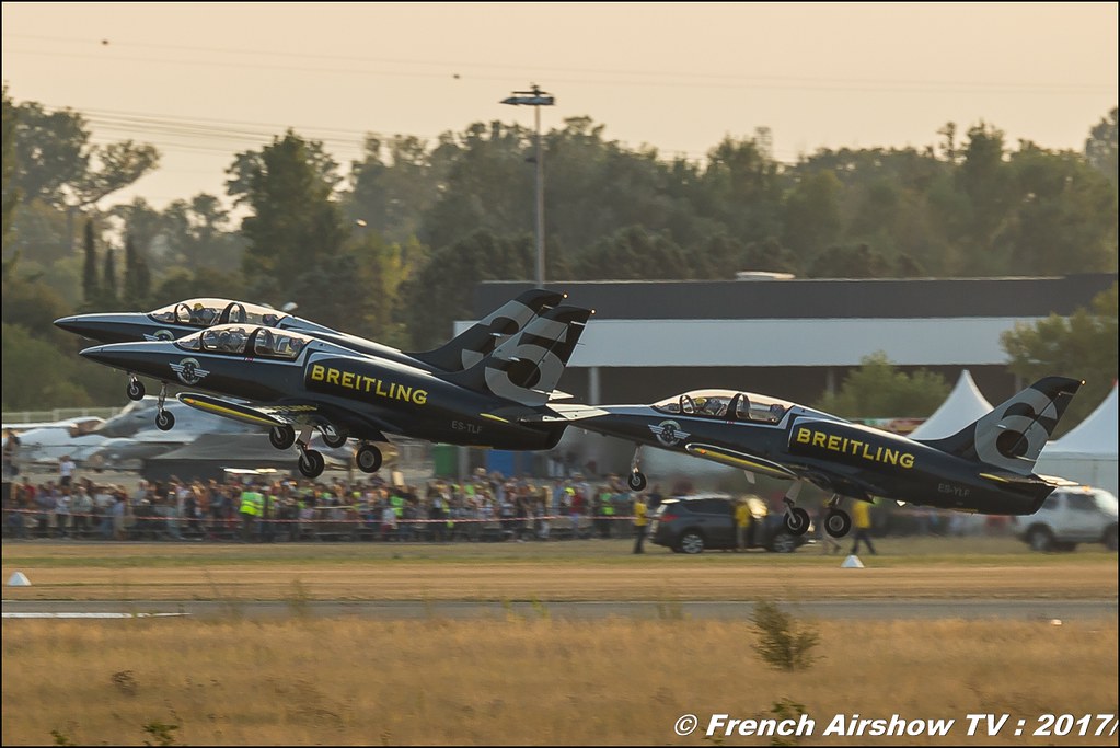 Patrouille Breitling , Breitling Jet Team , sunset , Avignon Air Show 2017 , Aéroclub Vauclusien , avignonairshow2017 , Meeting Aerien 2017