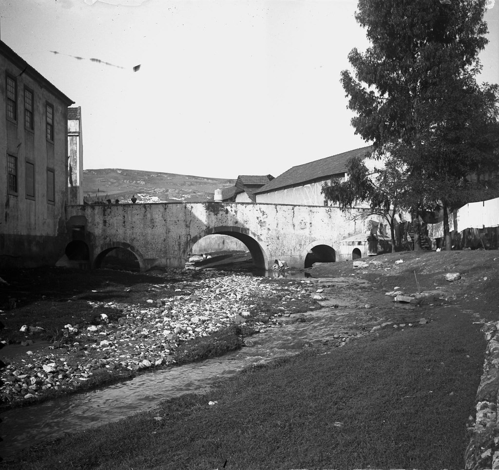 Ribeira de Alcântara a jusante da Ponte Nova, Lisboa, c. 1912. Paulo Guedes, in Arquivo Fotográfico da C.M.L..