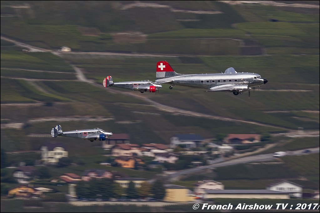  Beech-18 and Douglas DC-3 Breitling classic formation , Breitling Sion Air Show 2017 , sion airshow , montagne , Alpes suisse , Canton du Valais , Meeting Aerien 2017