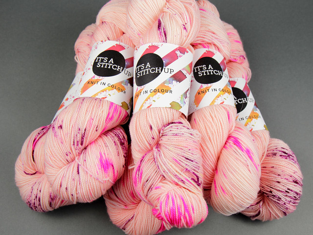 Favourite Sock – hand-dyed superwash merino wool yarn 4 ply/fingering 100g – ‘Sakura’ (blossom)