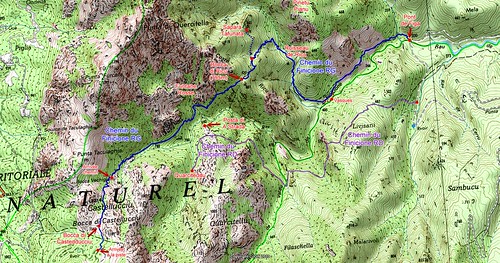 Carte du Haut-Cavu avec l'ensemble du ruisseau du Finicione et le tracé du "Chemin de la Montagne aux Plages" (Castedducciu) par la rive gauche et sa variante par la rive droite