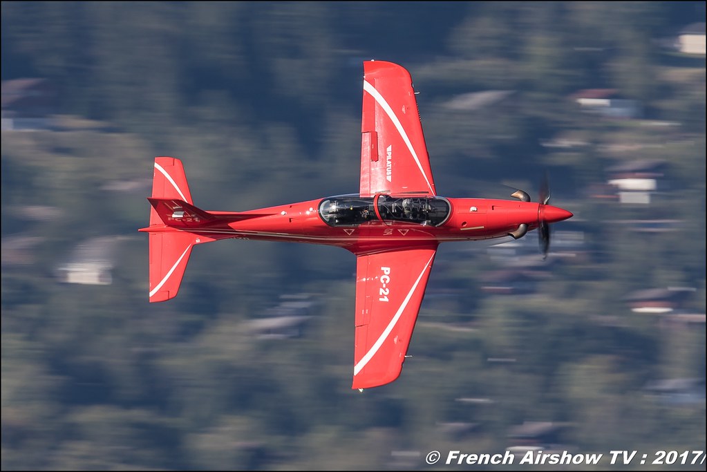 Pilatus PC-21 - HB-HZD,, avion d'entraînement suisse , Breitling Sion Air Show 2017 , sion airshow , montagne , Alpes suisse , Canton du Valais , Meeting Aerien 2017