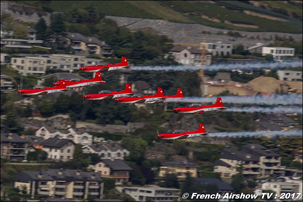 Swiss Air Force PC-7 TEAM , Breitling Sion Air Show 2017 , sion airshow , montagne , Alpes suisse , Canton du Valais , Meeting Aerien 2017