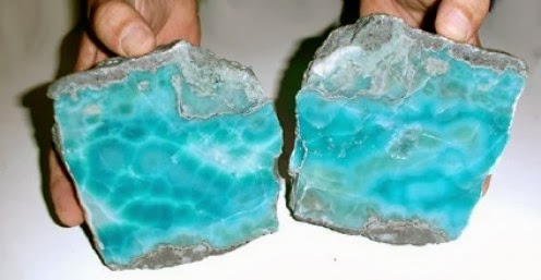 Así es la piedra semipreciosa conocida como larimar y que se encuentra únicamente en República Dominicana
