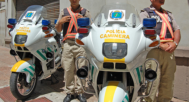 ¿Sabías que en Uruguay puedes ver motos de la Policía luciendo la bandera de España? 25336733087_e8f7d6c6b0_b