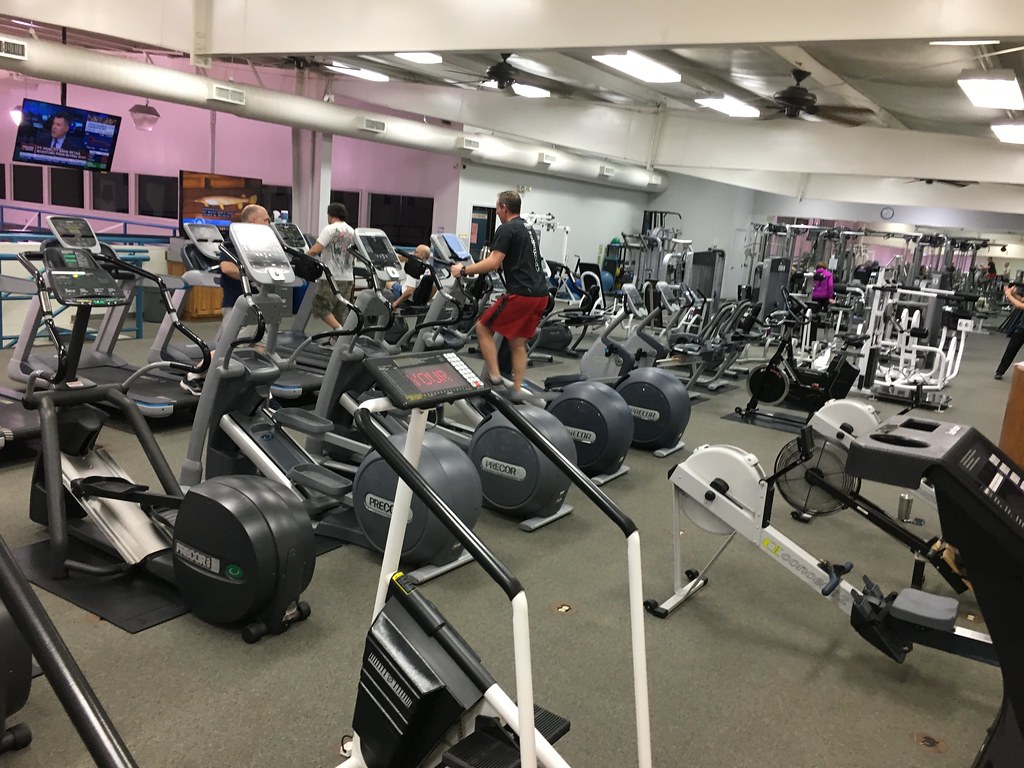 Today’s photo: Gym was kind of empty this afternoon. February 9, 2018 (Apple iPhone 6s)