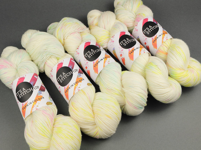 Favourite Sock – hand-dyed superwash merino wool yarn 4 ply/fingering 100g – ‘Unicorn Breath’ (pale pastels)