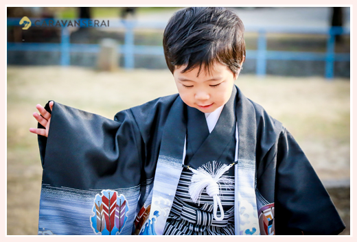  3才の男の子の七五三♪羽織袴の着付けシーンからをロケーション撮影 ｜ 深川神社＆公園（愛知県瀬戸市）