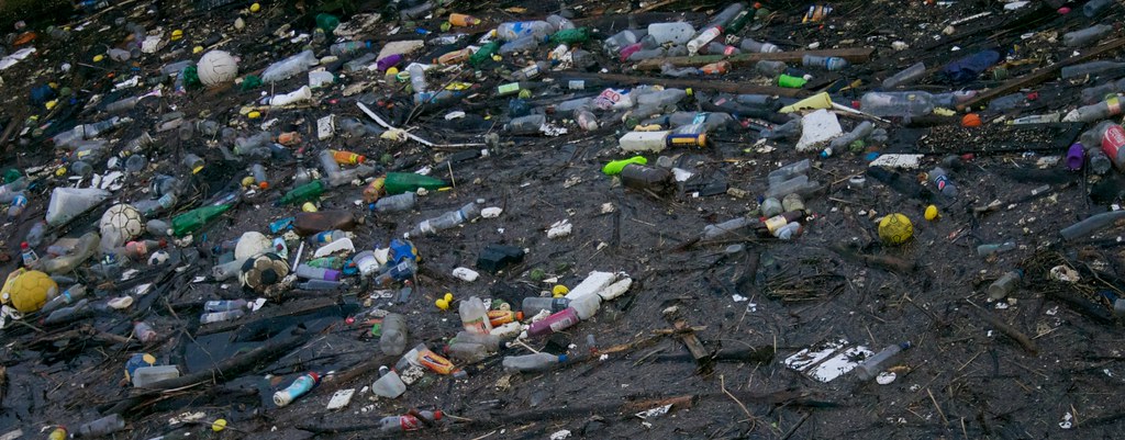 塑膠污染。圖片來源：Edinburgh Greens(CC BY 2.0)