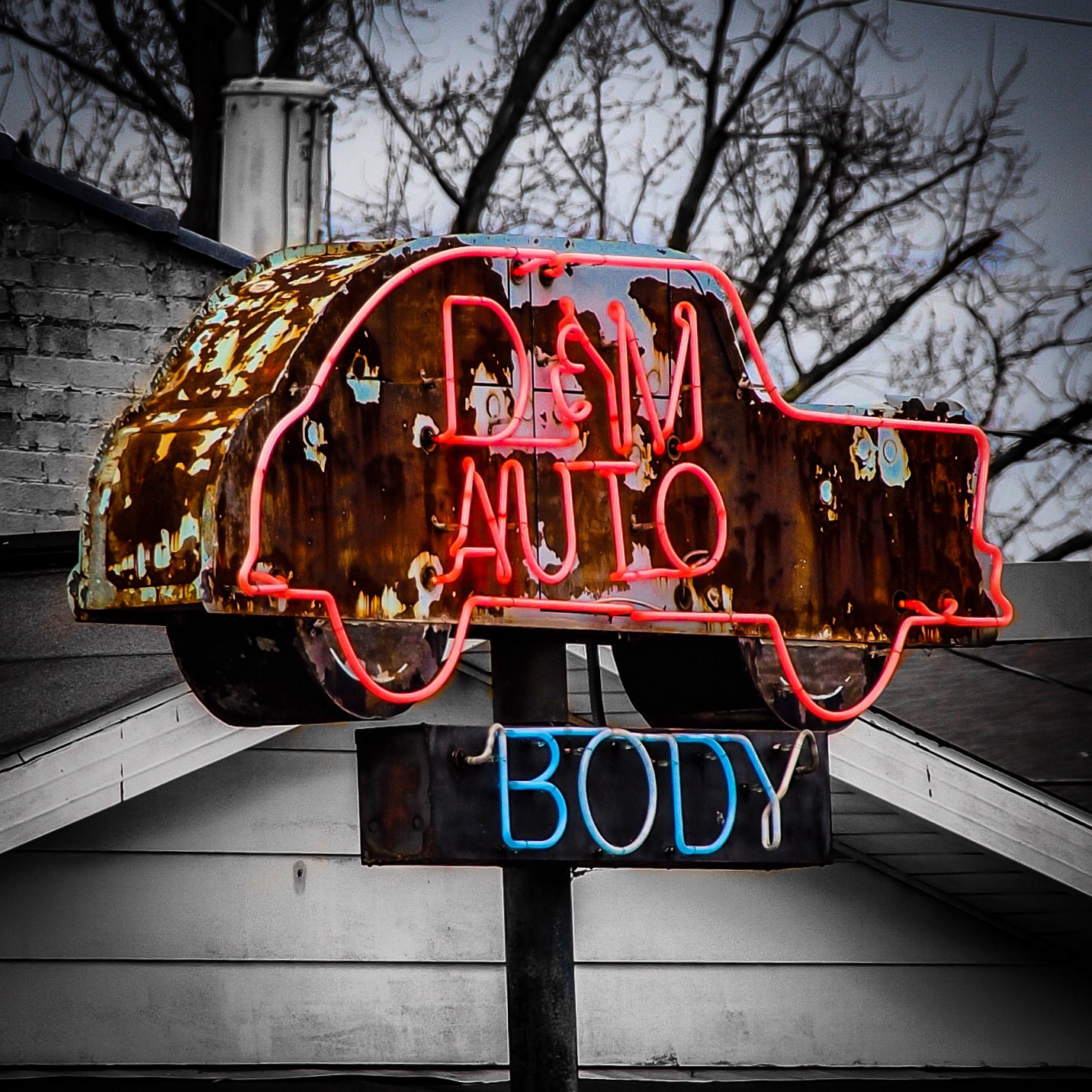 D and M Auto Body - Dover, Ohio U.S.A. - January 11, 2018