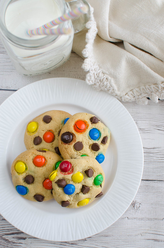 M&Ms Chocolate Chip Pudding Cookies - soft and delicious cookies with chocolate chips and M&Ms! I make these over and over!