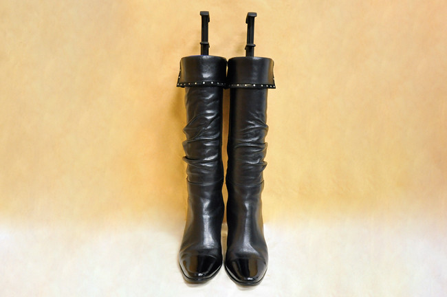 【SAPHIR莎菲爾】彈力靴撐-給予各式長筒靴型完整支撐，使大面積皮革不易皺褶變形