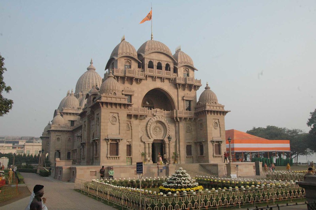 Vivekananda Samadhi at Belur Mat | Best places to visit in Kolkata