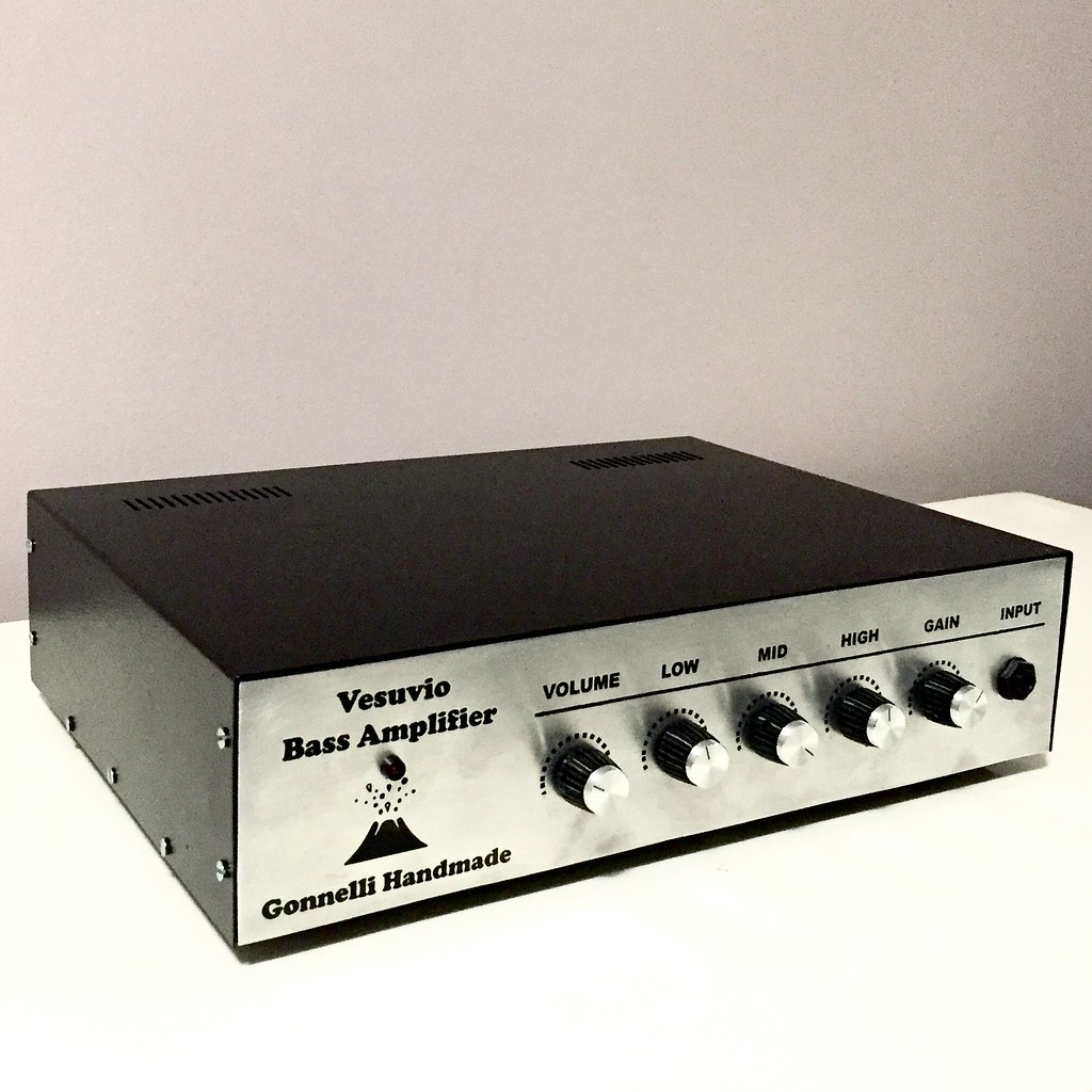 Vesúvio Bass Amplifier 40303691501_1e138c5525_b