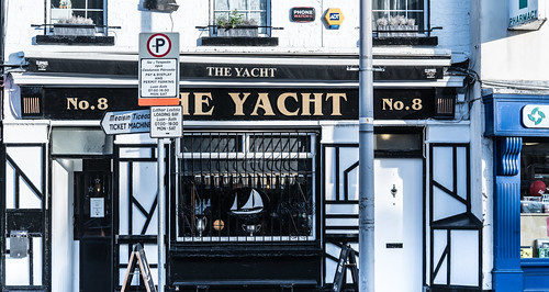  THE YACHT IN RINGSEND 