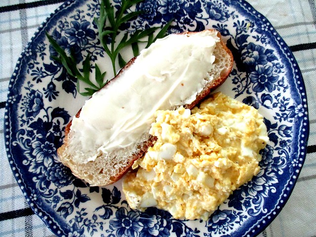 Bread with Arabian cheese and scrambled eggs