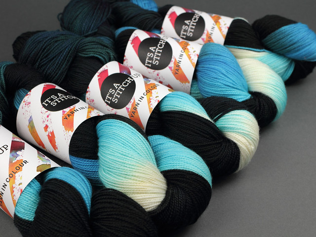 Favourite Sock – hand-dyed superwash merino wool yarn 4 ply/fingering 100g – ‘Tsunami’