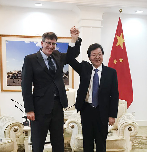 USDA Trade Counsel Jason Hafemeister with Wu Qinghai, vice minister of China’s General Administration of Quality Supervision, Inspection, and Quarantine