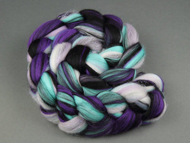 Rebel Blend extra fine Merino and Stellina combed top/roving spinning fibre 125g – ‘Intergalactic’