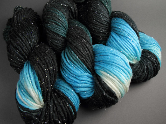 Phlump Merino – hand-dyed super chunky superwash Merino wool sparkle yarn 200g – ‘Tsunami’