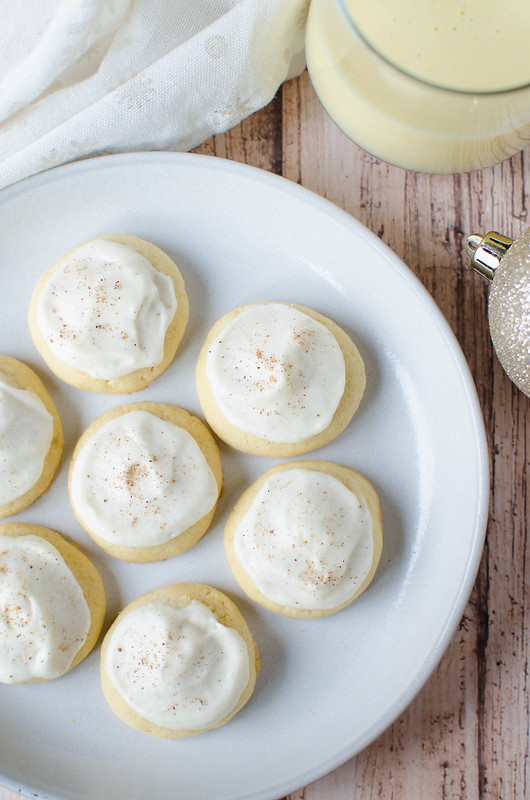 Frosted Eggnog Cookies - soft eggnog cookies with eggnog frosting! A must make for the holidays!