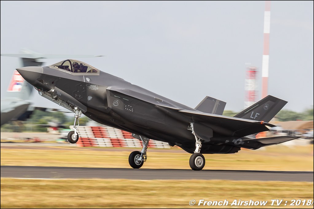 F-35 Lightning II Solo Dispaly USAF fifth generation tealth multirole fighter RIAT 2018 - Royal International Air Tattoo RAF Fairford Royaume-Uni Canon Sigma France contemporary lens Meeting Aerien 2018